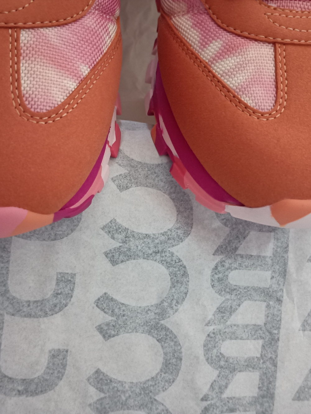 Marc Jacobs Pink & Coral Women's Fashion Sneakers  11W - Picture 4 of 10